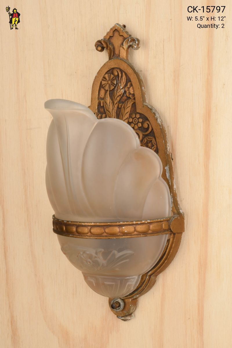 Deco sconce top